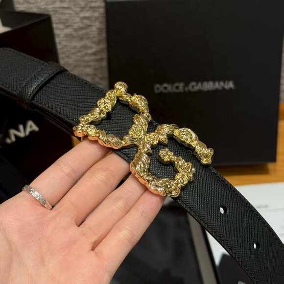 Dolce & Gabbana black calfskin leather belt with gold-plated 3D DG buckle. - Picture 5 of 7